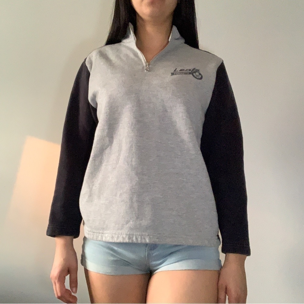 🏒Roots Official NHL Toronto  Maple Leafs 1/4 Zip Sweater Women’s Size Medium🏒 - Picture 2 of 11